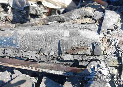 2020 Mercedes-Benz E 350 z USA, uszkodzony, nr VIN W1KZF8DB2LA839278